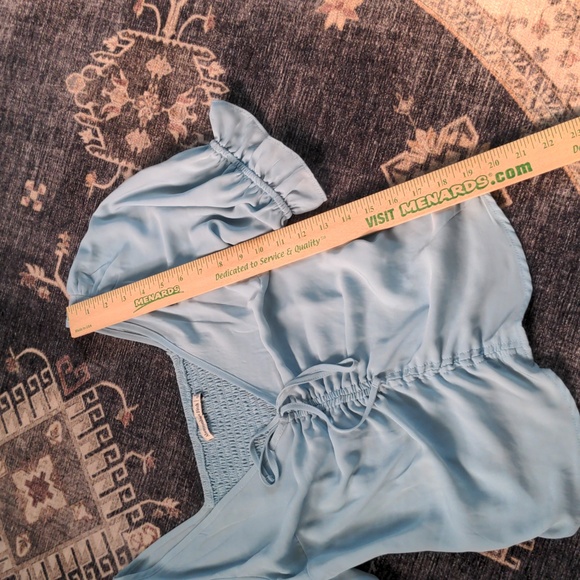 Abercrombie & Fitch small light blue ruched blouse - Picture 2 of 8